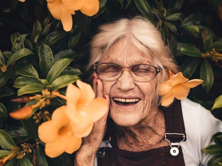 isolement des seniors pendant l'été